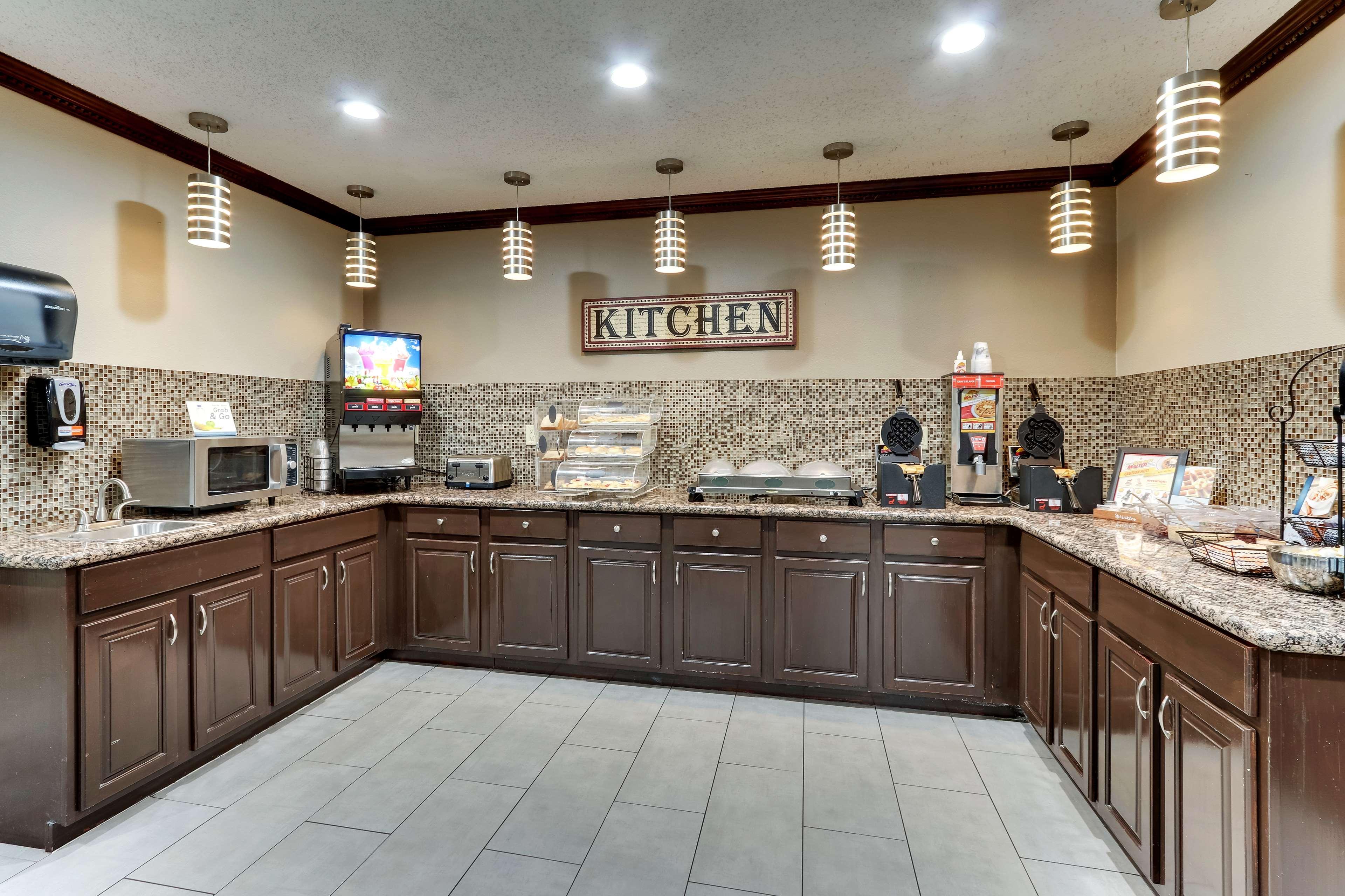 Best Western Plus University Inn & Suites Wichita Falls Luaran gambar